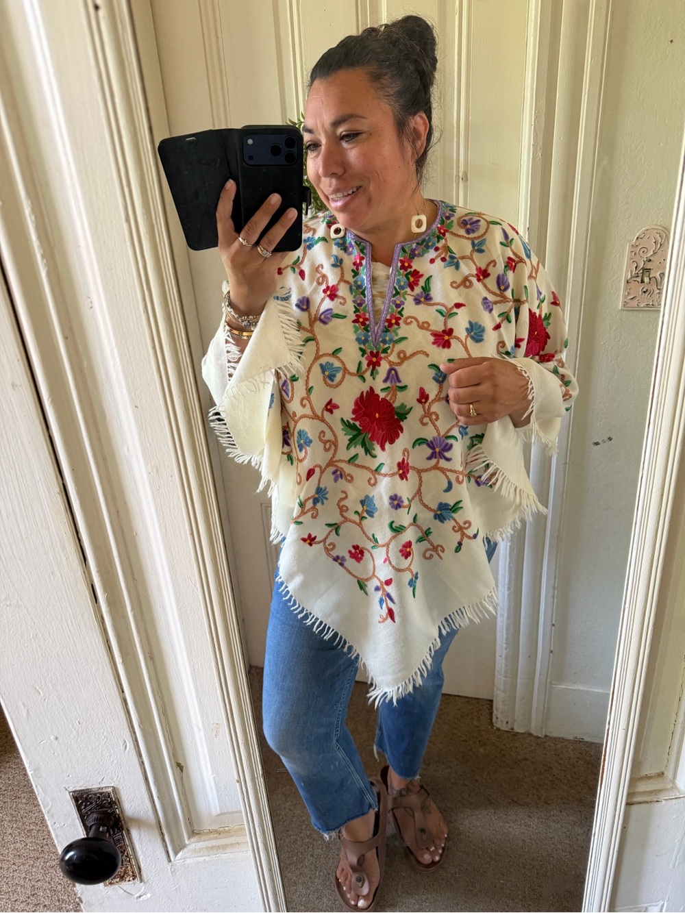 Stunning hand Embroidered Cream Floral Poncho Sweater one size nwot no brand